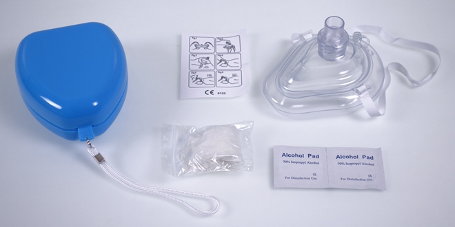 CPR Mask Pocket Face Mask In Blue Box