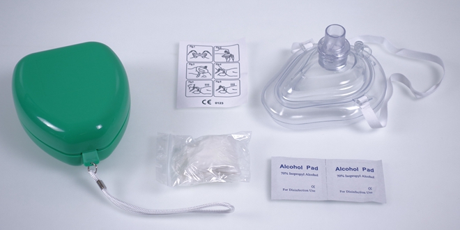 CPR Rescue Mask in Green Box